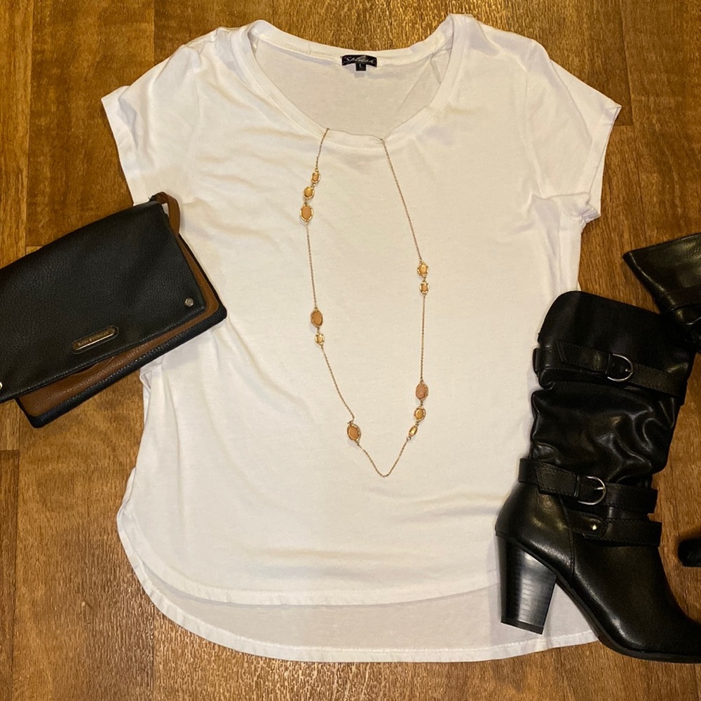 NWOT Women’s White Tee Size L